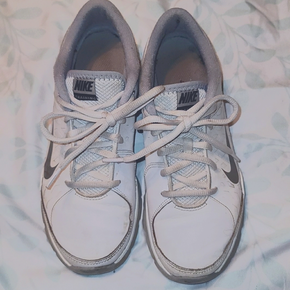 Women's shoes